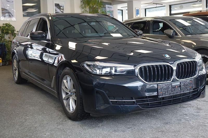 Gebraucht BMW 520 190 PS (139 kW) 2023 Schwarz Kombi