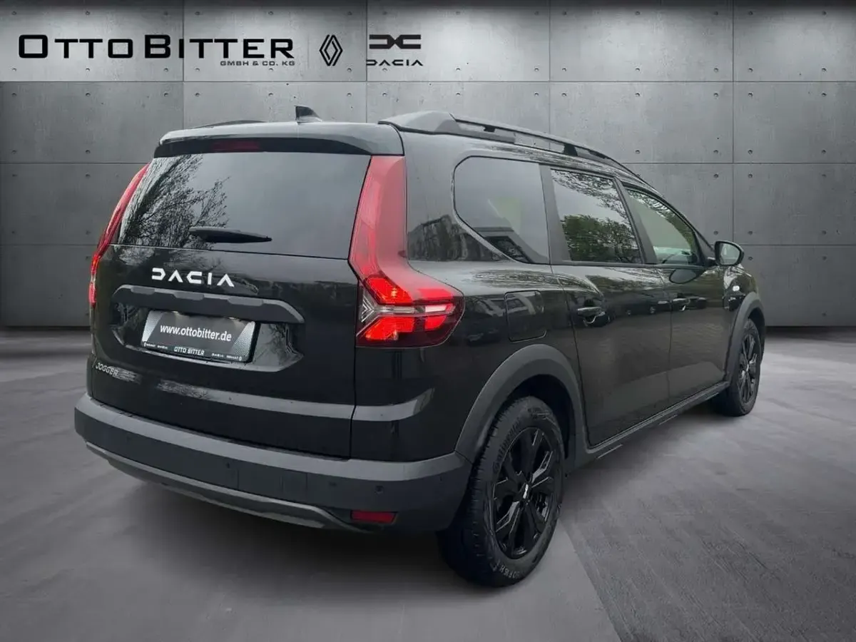 Gebraucht Dacia Jogger Extreme 101 PS (74 kW) 2023 Perlmuttschwarz Van / Kleinbus