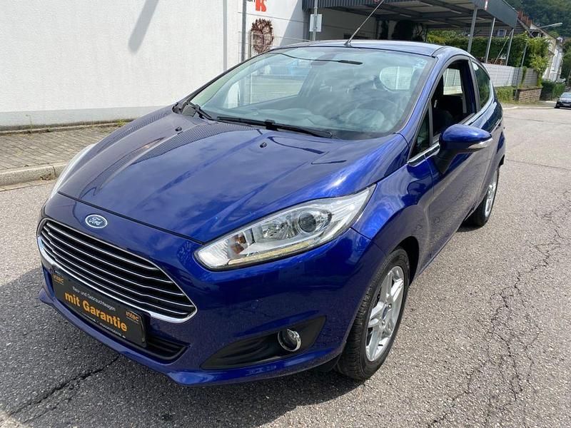 Blau Gebraucht 2015 Ford Fiesta Titanium Kleinwagen | 7.500 € (Fairer Preis) - Bild 1/4