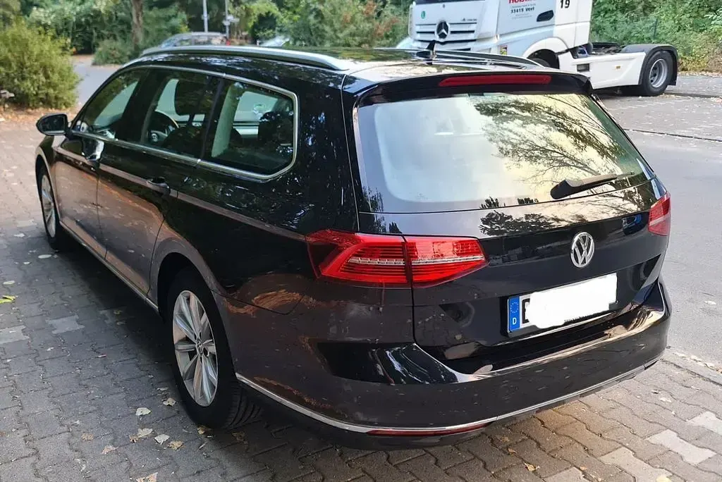 Gebraucht VW Passat Business 150 PS (110 kW) 2019 Schwarz Kombi