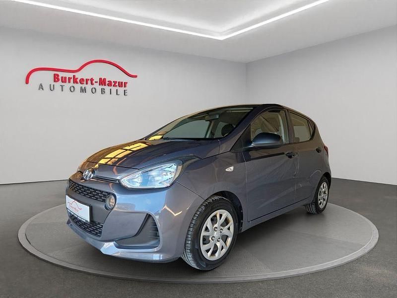 Grau Gebraucht 2018 Hyundai i10 Kleinwagen | 8.185 € (Fairer Preis) - Bild 1/4