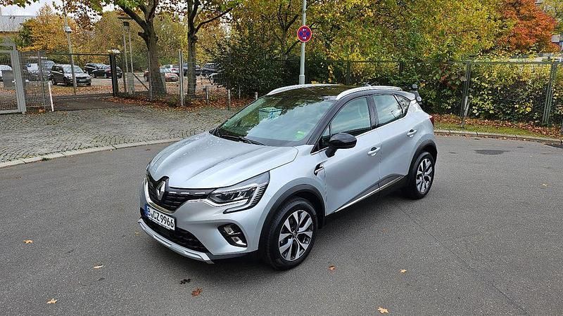 Gebraucht Renault Captur Intens 154 PS (113 kW) 2020 Silber SUV