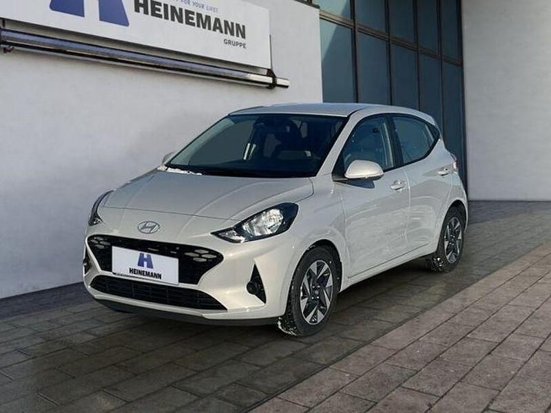 Lumen grey Gebraucht 2024 Hyundai i10 Trend Kleinwagen | 16.450 € (Fairer Preis) - Bild 1/4