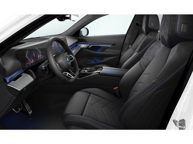 Gebraucht BMW i5 M Sport 250 kW (340 PS) 2025 Weiß Kombi