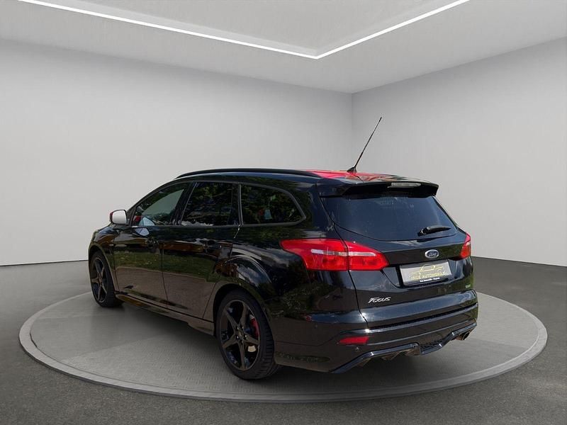 Second-hand Ford Focus ST-Line 150 CP (110 kW) 2017 Negru Break