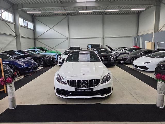 Weiß Gebraucht 2017 Mercedes C63S AMG AMG Coupé | 61.989 € (Fairer Preis) - Bild 1/3