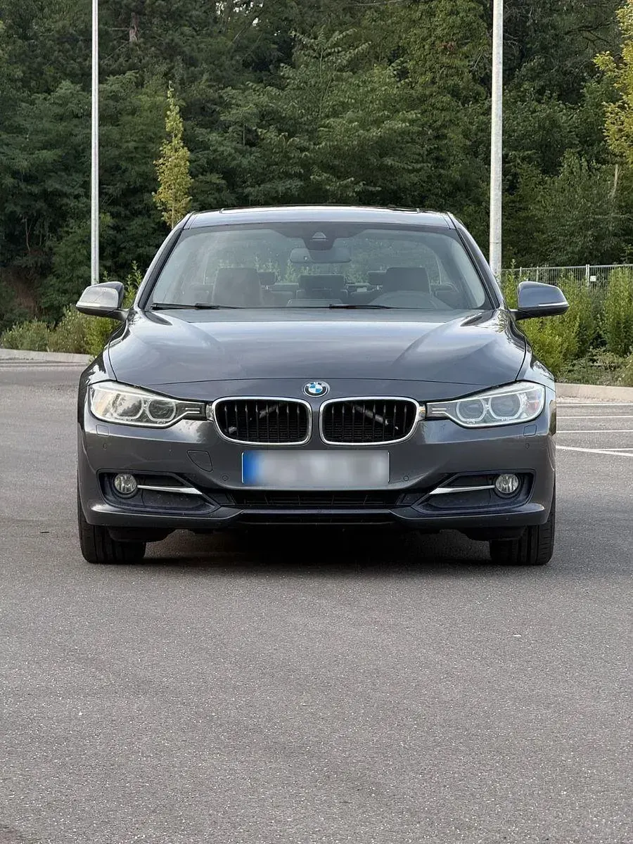 Gebraucht BMW 320 Sport Line 184 PS (135 kW) 2012 Grau Limousine