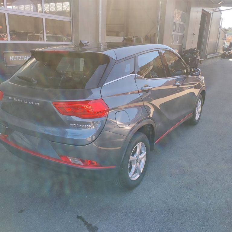 Gebraucht DFSK Fengon 106 PS (77 kW) 2024 Grau Limousine