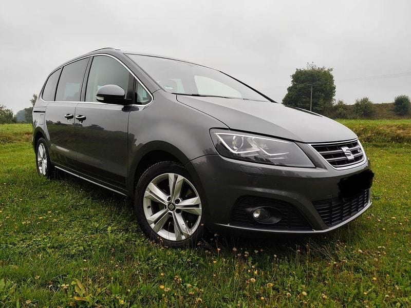 Grau Gebraucht 2017 Seat Alhambra FR-Line Van / Kleinbus | 20.990 € (Fairer Preis) - Bild 1/4