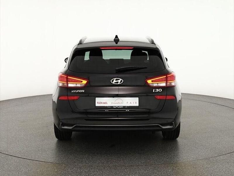 Neu Hyundai i30 N Line 140 PS (102 kW) 2025 Blau Kombi