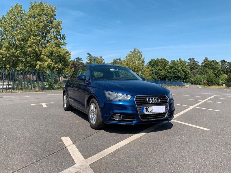 Blau Gebraucht 2012 Audi A1 Attraction Kleinwagen | 7.890 € (Fairer Preis) - Bild 1/4