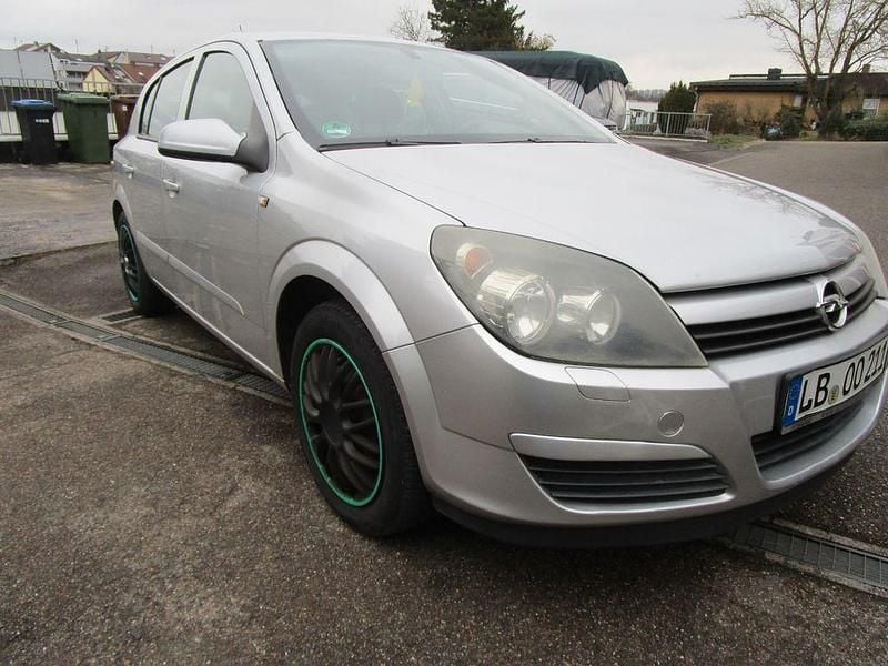 Gebraucht Opel Astra Edition 125 PS (91 kW) 2005 Silber Limousine