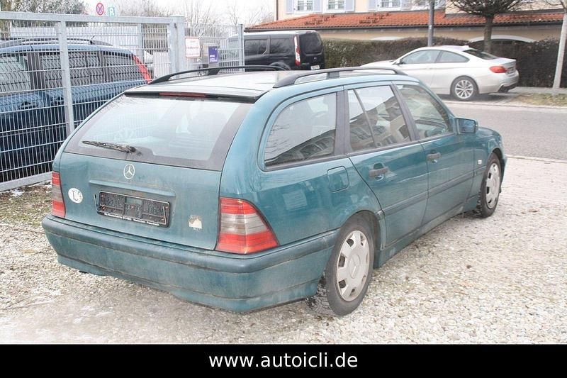 Gebraucht Mercedes C180 122 PS (89 kW) 2000 Grün Kombi
