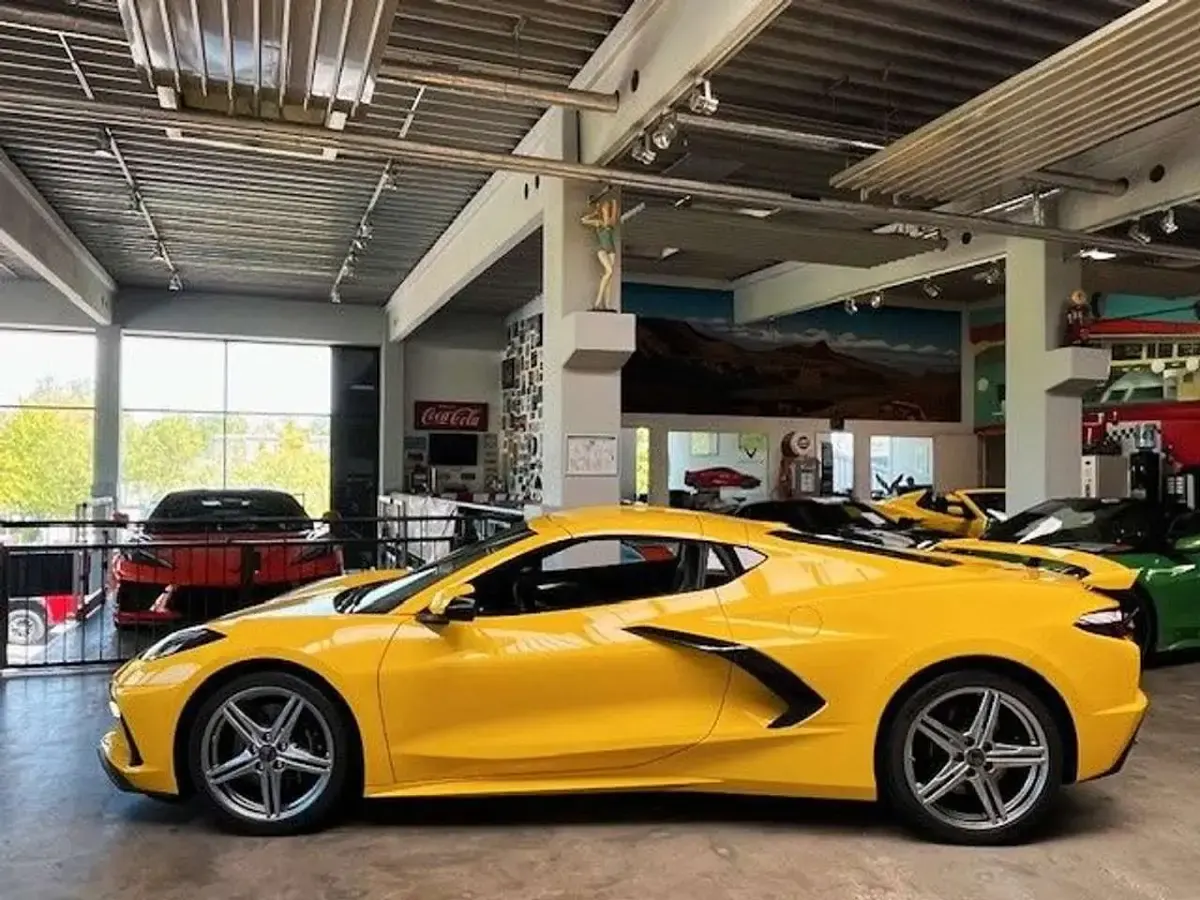 Neu Corvette C8 481 PS (353 kW) 2026 Gelb Coupé