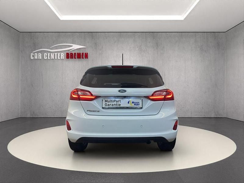 Gebraucht Ford Fiesta Titanium 101 PS (74 kW) 2017 Weiß Limousine