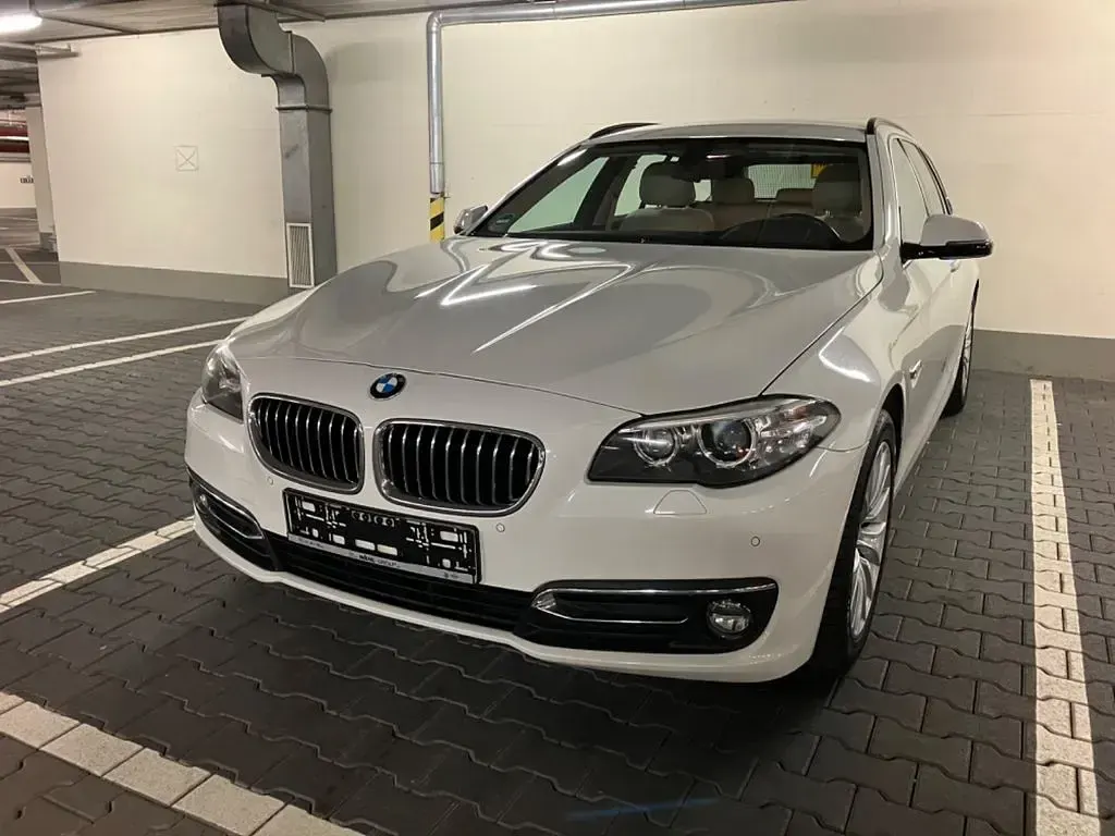 Gebraucht BMW 520 Luxury Line 190 PS (139 kW) 2015 Weiß Kombi