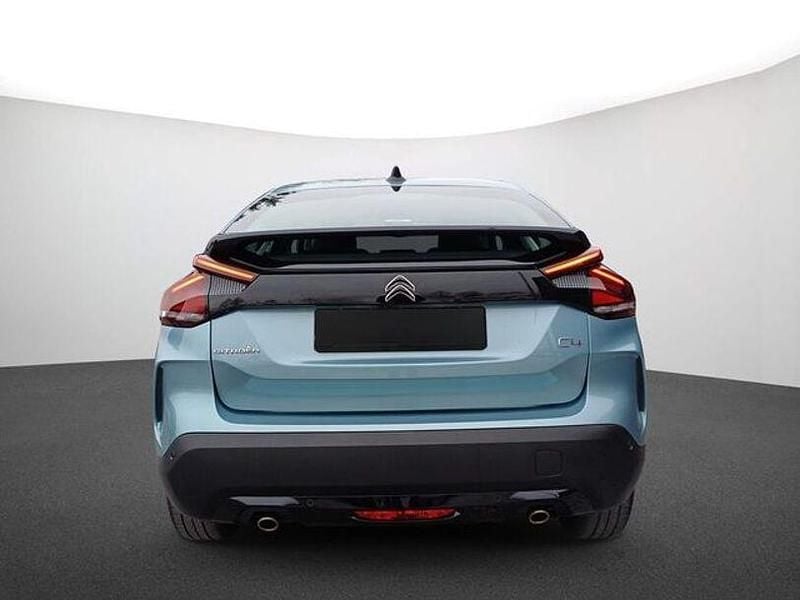 Gebraucht Citroën C4 Feel 131 PS (96 kW) 2023 Lackierung olbia blau/typ aussenverkleidung metalliclackierung SUV