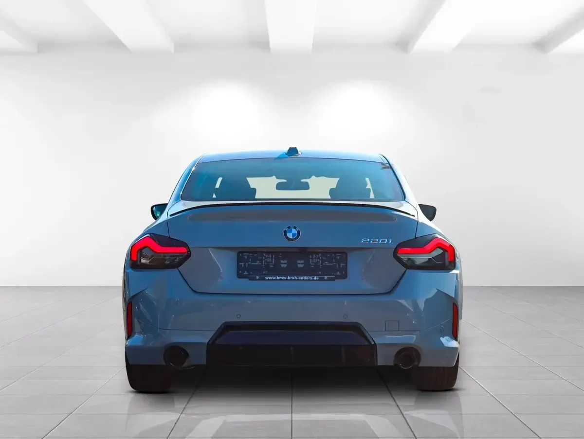 Gebraucht BMW 220 Performance 184 PS (135 kW) 2025 Grau Coupé
