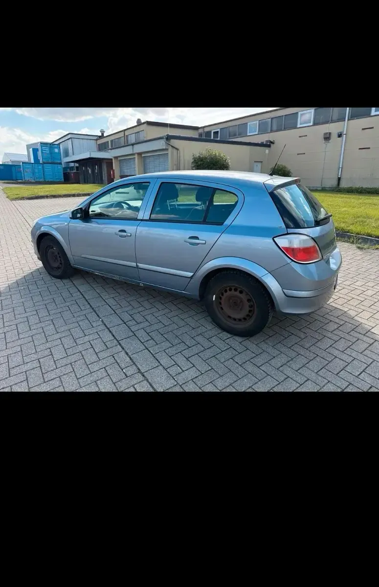 Gebraucht Opel Astra 105 PS (77 kW) 2005 Silber Kleinwagen