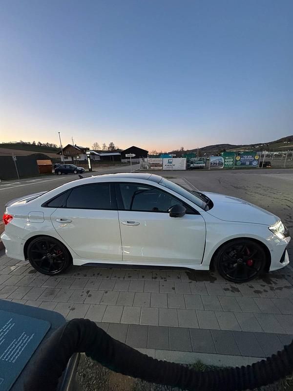 Second-hand Audi RS3 Performance 400 CP (294 kW) 2023 Alb Berlinǎ