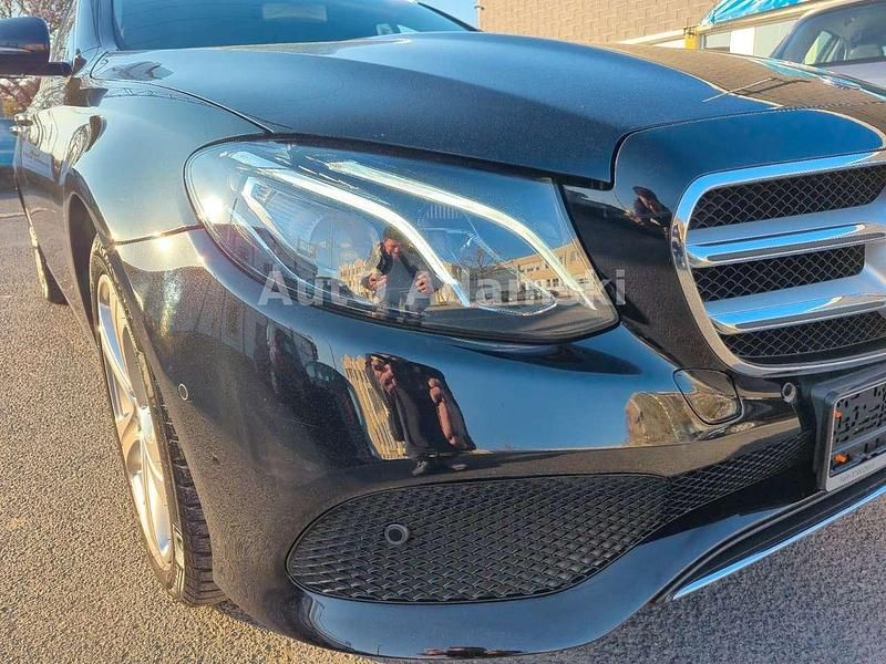Gebraucht Mercedes E200 Avantgarde 150 PS (110 kW) 2017 Obsidian Kombi
