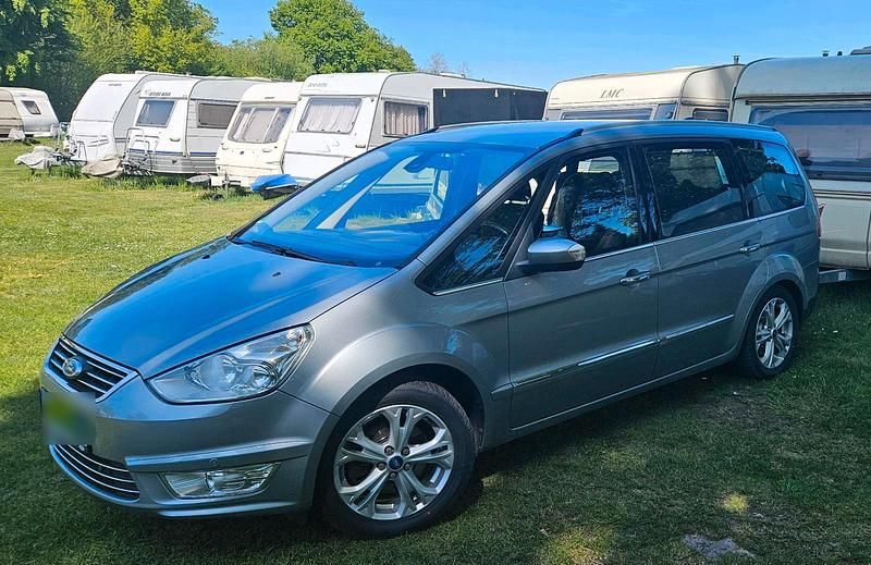 Gebraucht Ford Galaxy Titanium 163 PS (119 kW) 2012 Silber Van / Kleinbus