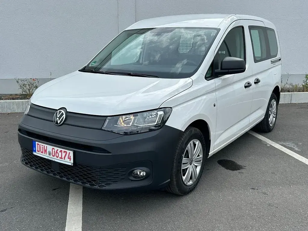 Gebraucht VW Caddy Basis 122 PS (89 kW) 2023 Weiß Van / Kleinbus