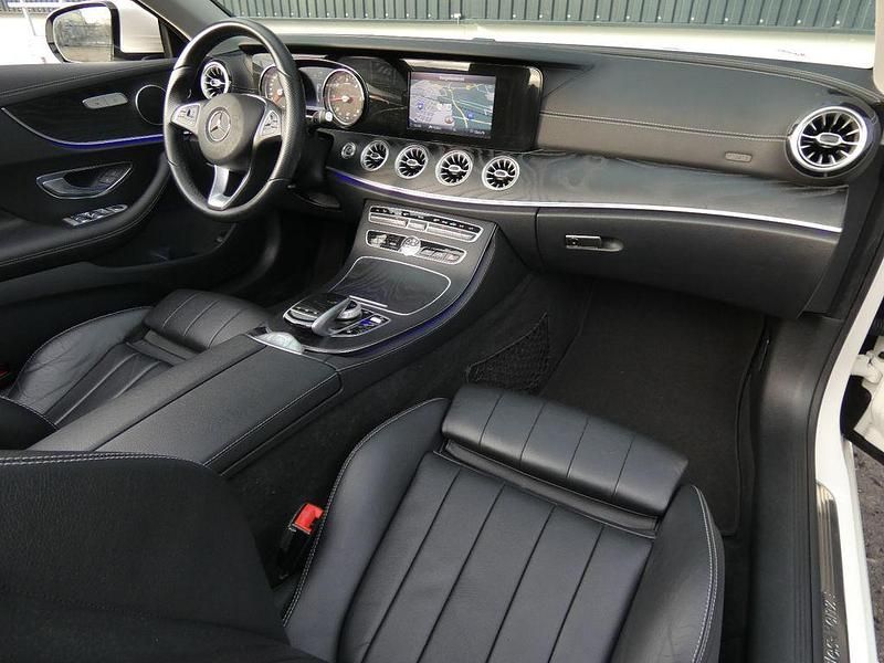 Gebraucht Mercedes E220 194 PS (142 kW) 2018 Diamantweiß bright Cabrio