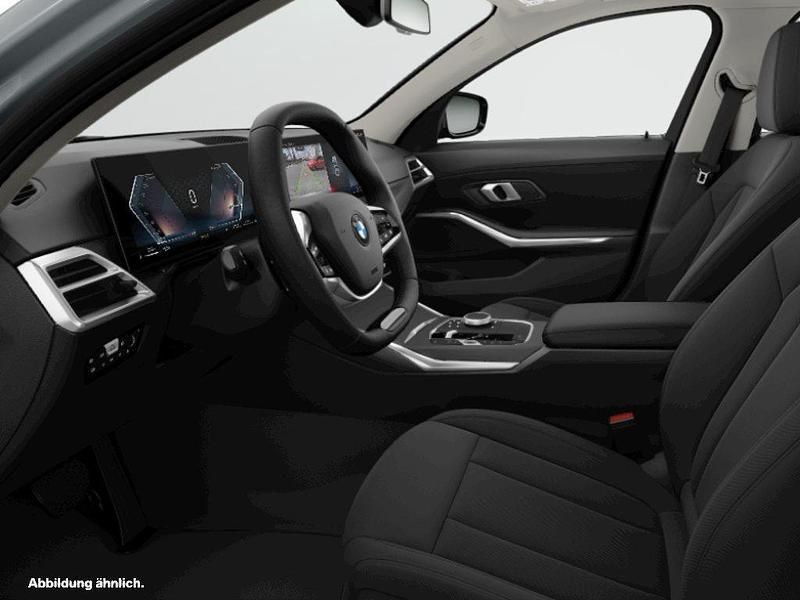 Grau Gebraucht 2025 BMW 318 Limousine | 33.705 € (Guter Preis) - Bild 1/1