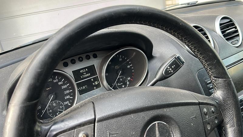 Gebraucht Mercedes ML320 224 PS (164 kW) 2006 Silber SUV