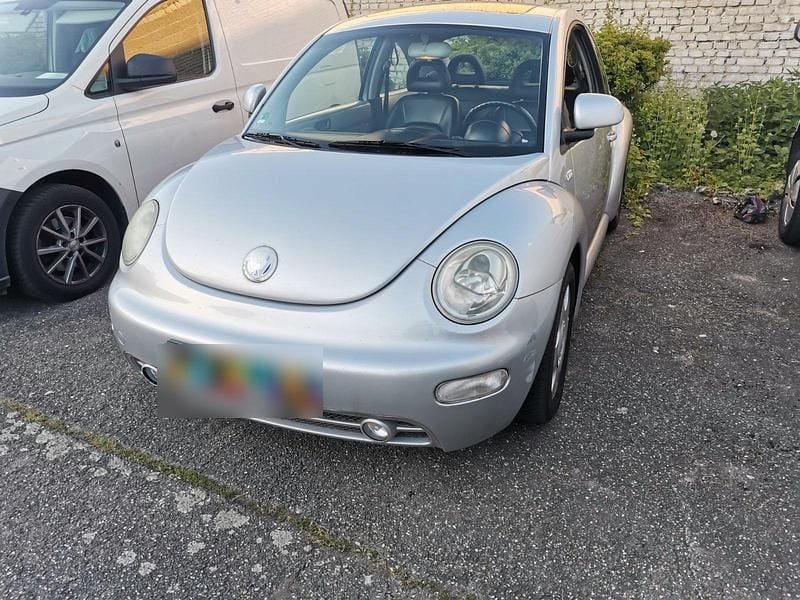 Second-hand VW New Beetle 115 CP (84 kW) 2000 Argintiu Hatchback