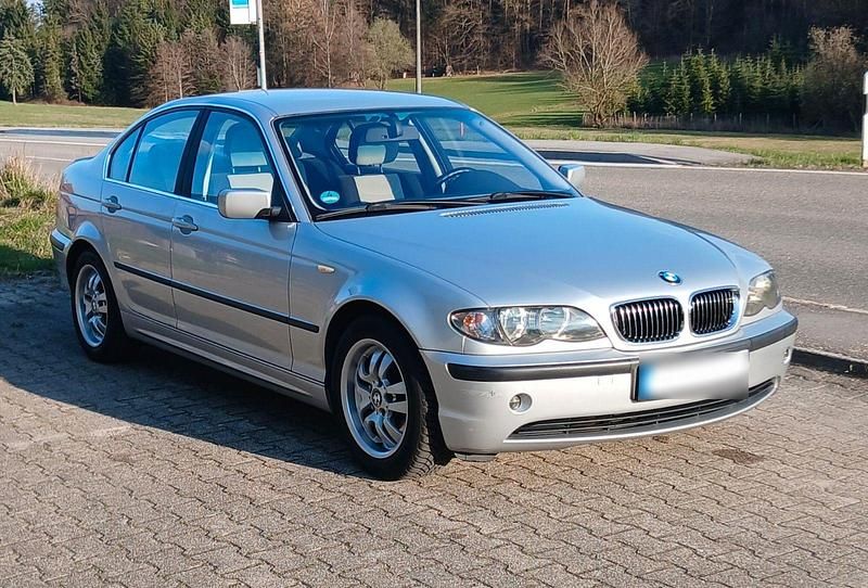 Second-hand BMW 325 192 CP (141 kW) 2002 Argintiu Berlinǎ
