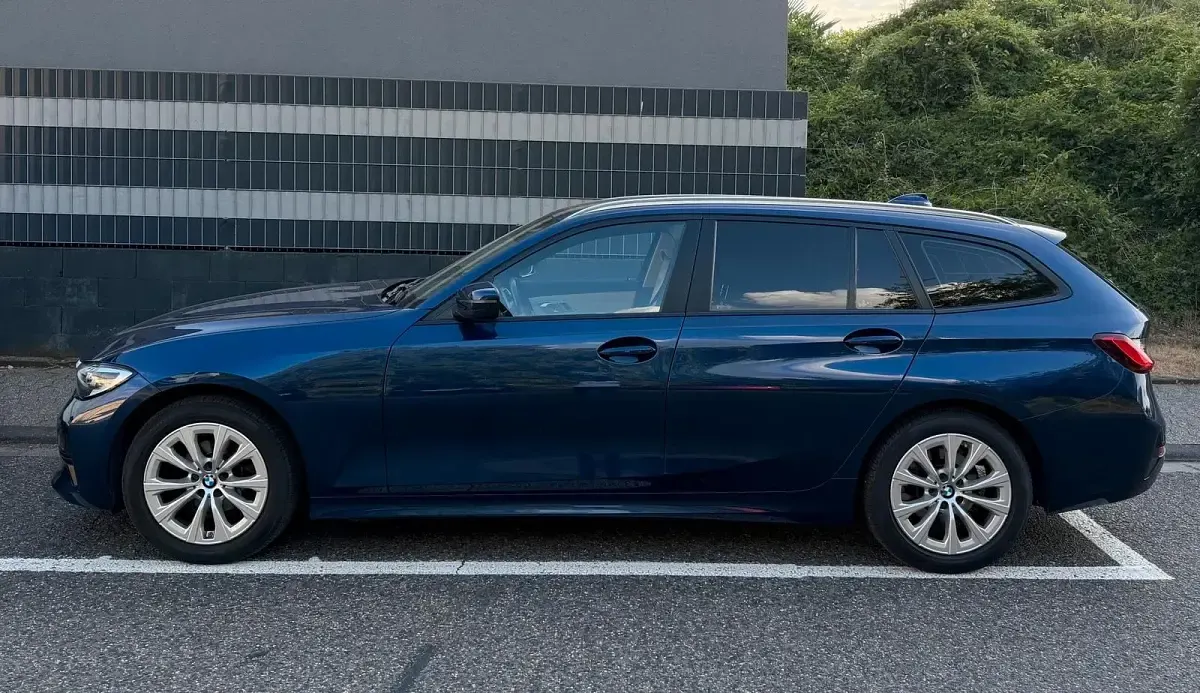 Gebraucht BMW 318 156 PS (114 kW) 2020 Blau Kombi