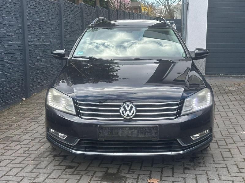 Gebraucht VW Passat 140 PS (102 kW) 2011 Schwarz Kombi