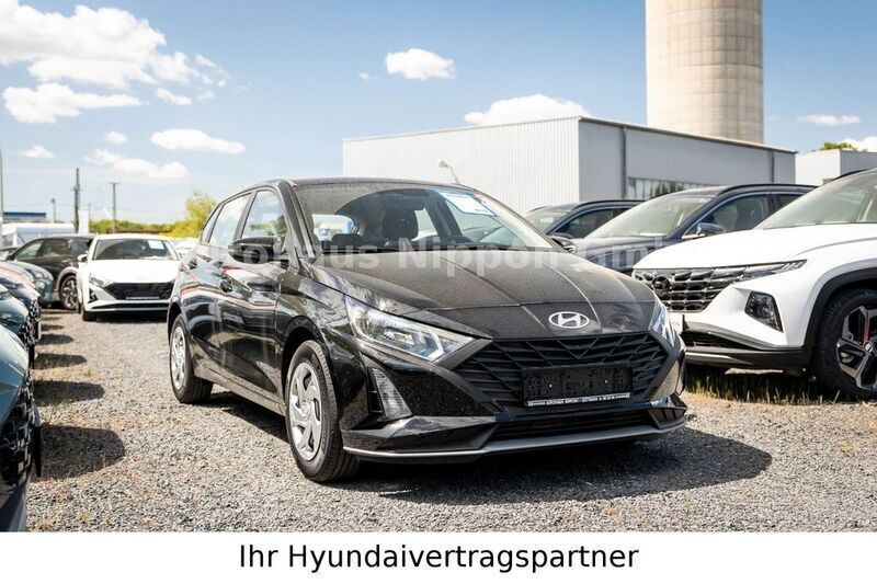 Schwarz Neu 2024 Hyundai i20 Select Limousine | 18.985 € (Fairer Preis) - Bild 1/4