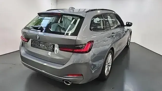 Gebraucht BMW 320 Shadowline 190 PS (139 kW) 2024 Grau Limousine