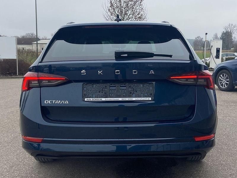 Gebraucht Skoda Octavia Clever 116 PS (85 kW) 2022 Blau Kombi