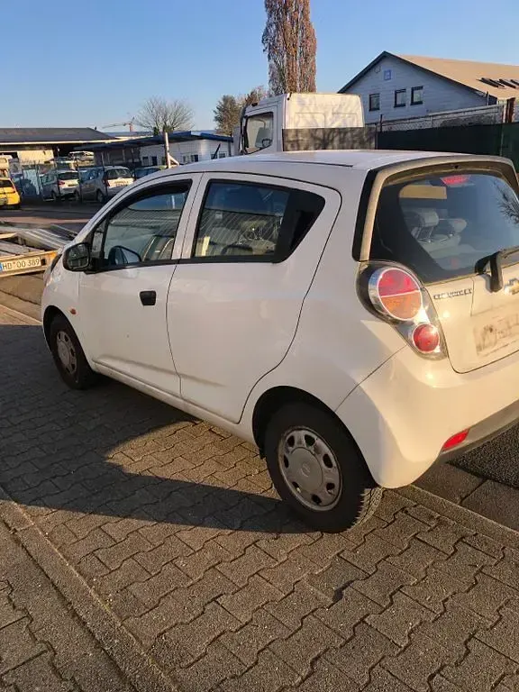 Gebraucht Chevrolet Spark LS 68 PS (50 kW) 2010 Weiß Kleinwagen