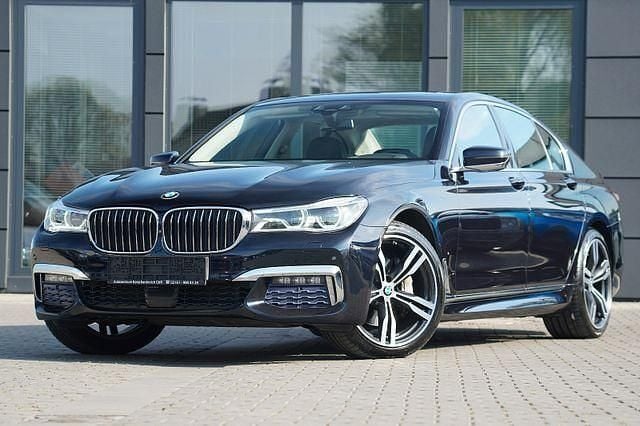 Carbonschwarz metallic Gebraucht 2016 BMW 740 M Sport Limousine | 33.900 € (Fairer Preis) - Bild 1/4