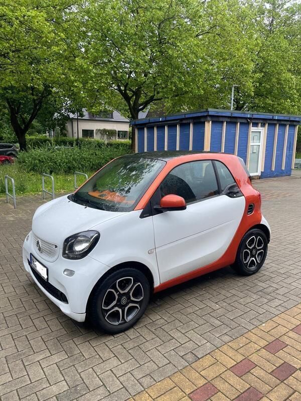 Orange Gebraucht 2016 Smart ForTwo Coupé Edition #1 Kleinwagen | 9.500 € - Bild 1/4