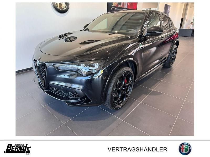 Schwarz Neu 2025 Alfa Romeo Stelvio Quadrifoglio SUV | 85.955 € (Guter Preis) - Bild 1/4