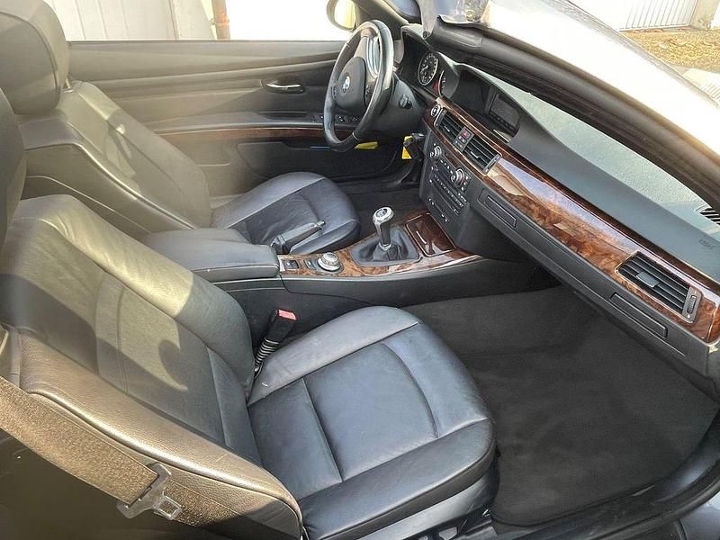 Gebraucht BMW 320 Cabriolet 170 PS (125 kW) 2007 Grau Cabrio