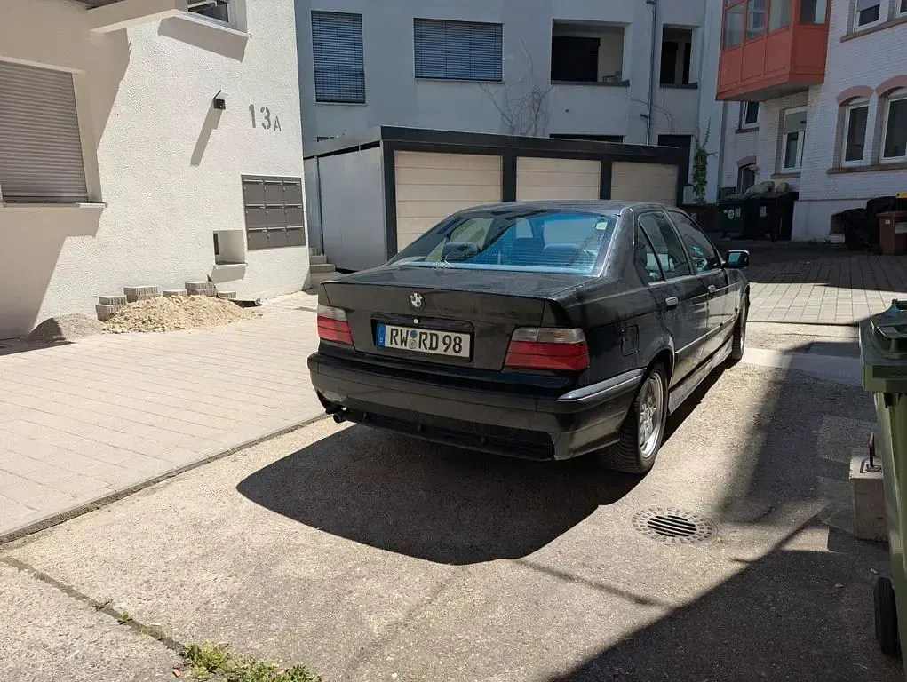 Gebraucht BMW 320 M Sport 150 PS (110 kW) 1995 Schwarz Limousine