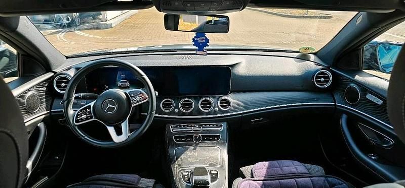 Gebraucht Mercedes E220 194 PS (142 kW) 2019 Grau Limousine