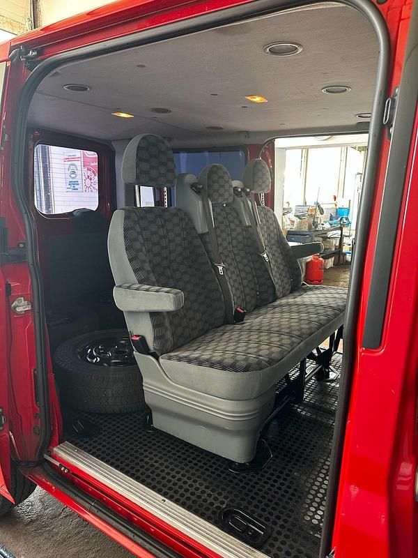 Second-hand Ford Transit 140 CP (102 kW) 2012 Roșu Van