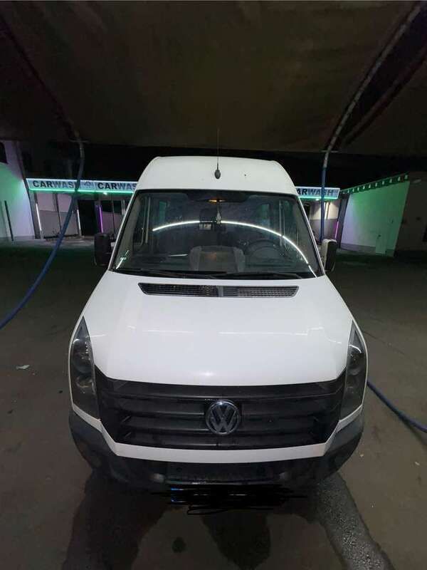 Weiß Gebraucht 2015 VW Crafter Van | 9.500 € (Etwas zu teuer) - Bild 1/4