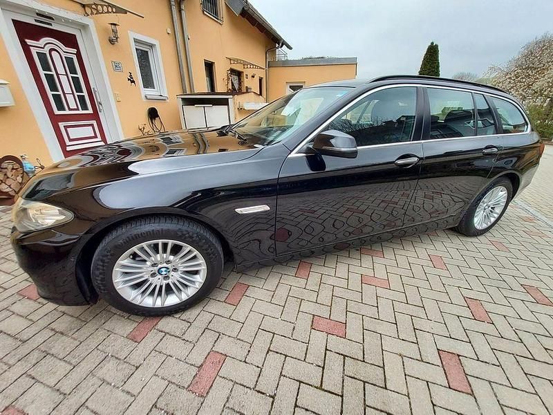 Gebraucht BMW 520 184 PS (135 kW) 2013 Schwarz Kombi