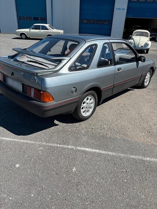Second-hand Ford Sierra 150 CP (110 kW) 1984 Gri Coupe