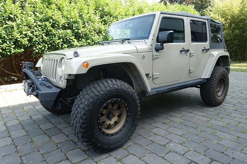 Beige Gebraucht 2018 Jeep Wrangler SRT SUV | 94.800 € - Bild 1/4