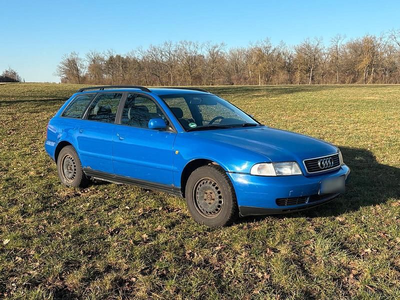 Gebraucht Audi A4 125 PS (91 kW) 1998 Blau Kombi
